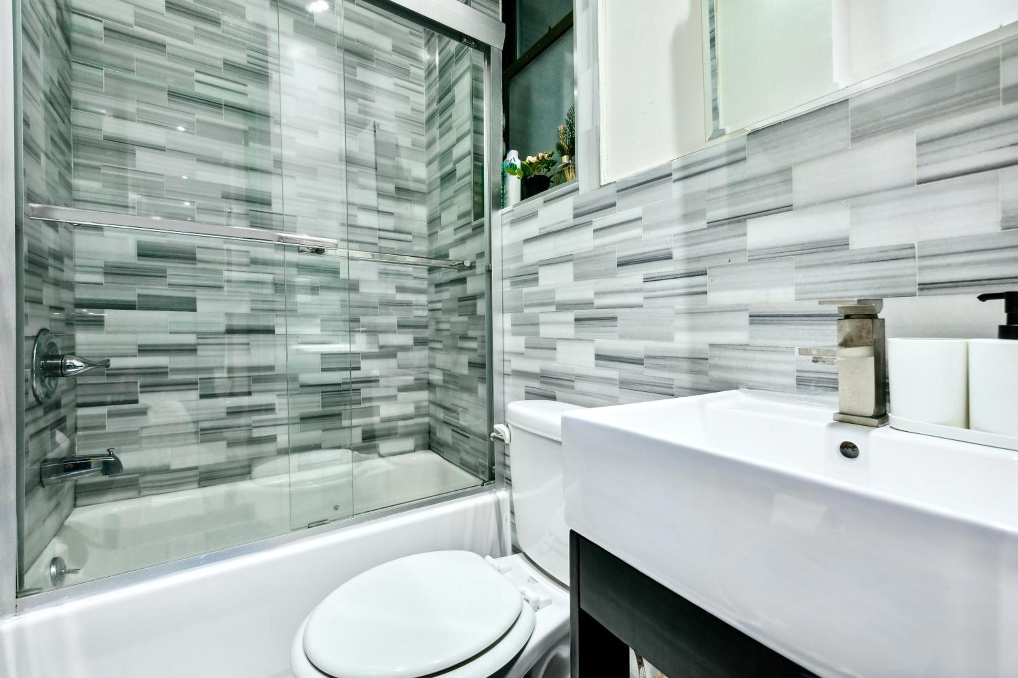 Central & Cozy 2 Bd Apt In Manhattan New York Luaran gambar